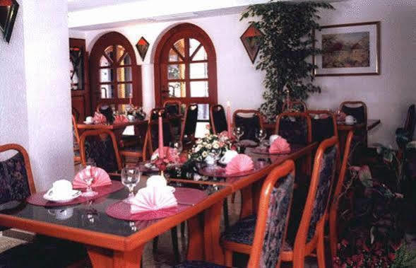 Traube Hotell Fellbach Exteriör bild